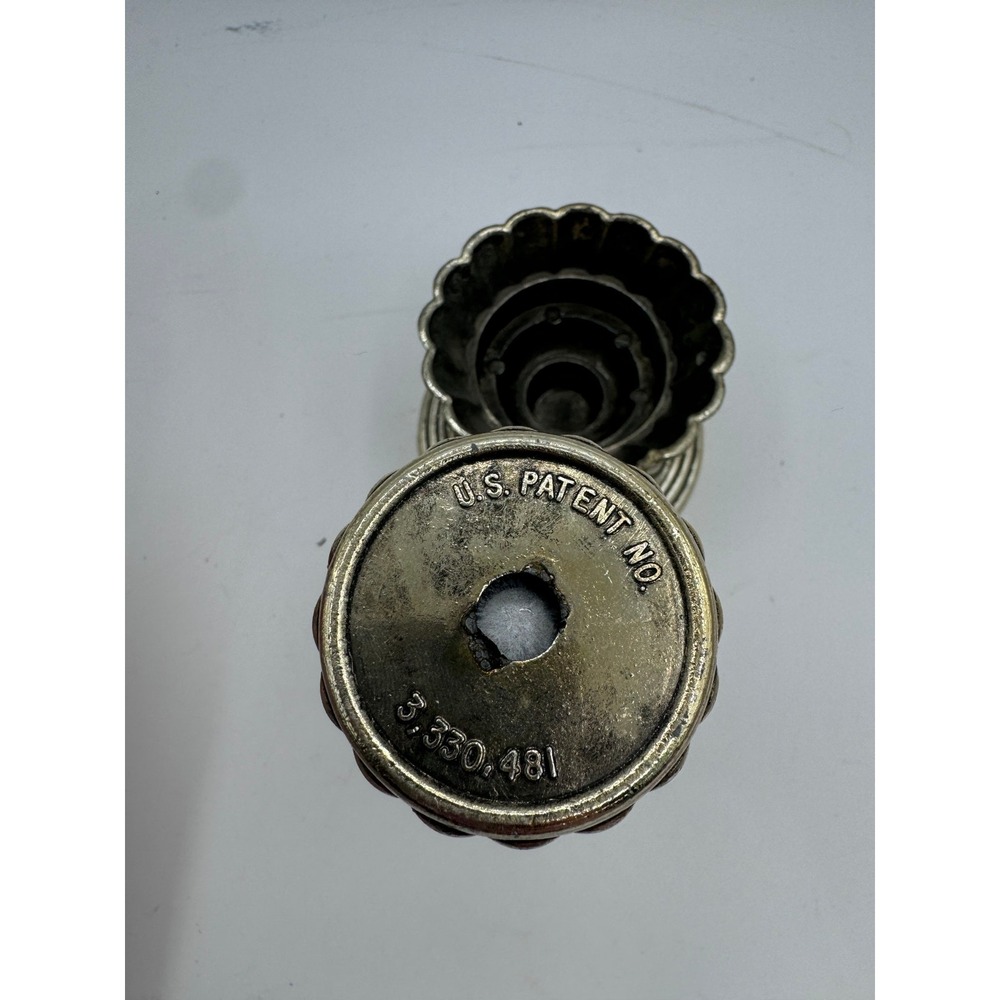 Vintage Self-Extinguishing Safety Candle Holder US Patent 3530481 Metal Base - Picture 3 of 6
